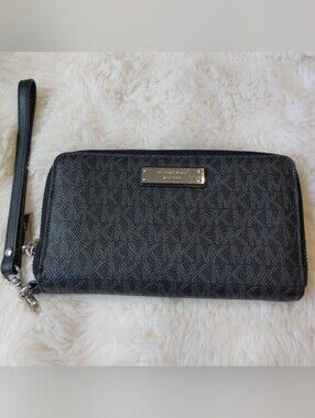 🖤 MICHAEL KORS JET SET SMARTPHONE WRISTLET 🖤